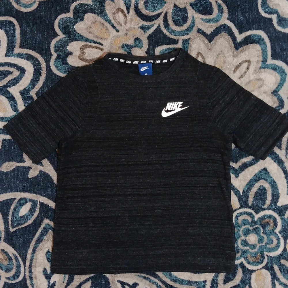 Nike gray & black knit oversize short sleeve tshirt top women's XS